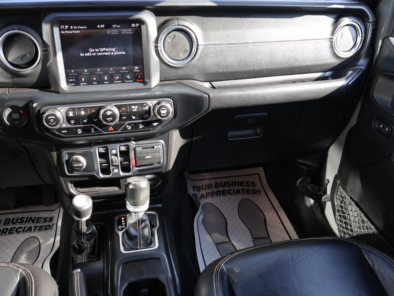 2019 Jeep Wrangler UNLIMITED SAHARA 4WD CERTIFIED *ACCIDENT FREE*JEEP MAINTAIN* CAMERA NAV BLUETOOTH LEATHER HEATED SEATS CRUISE ALLOYS - Photo #12