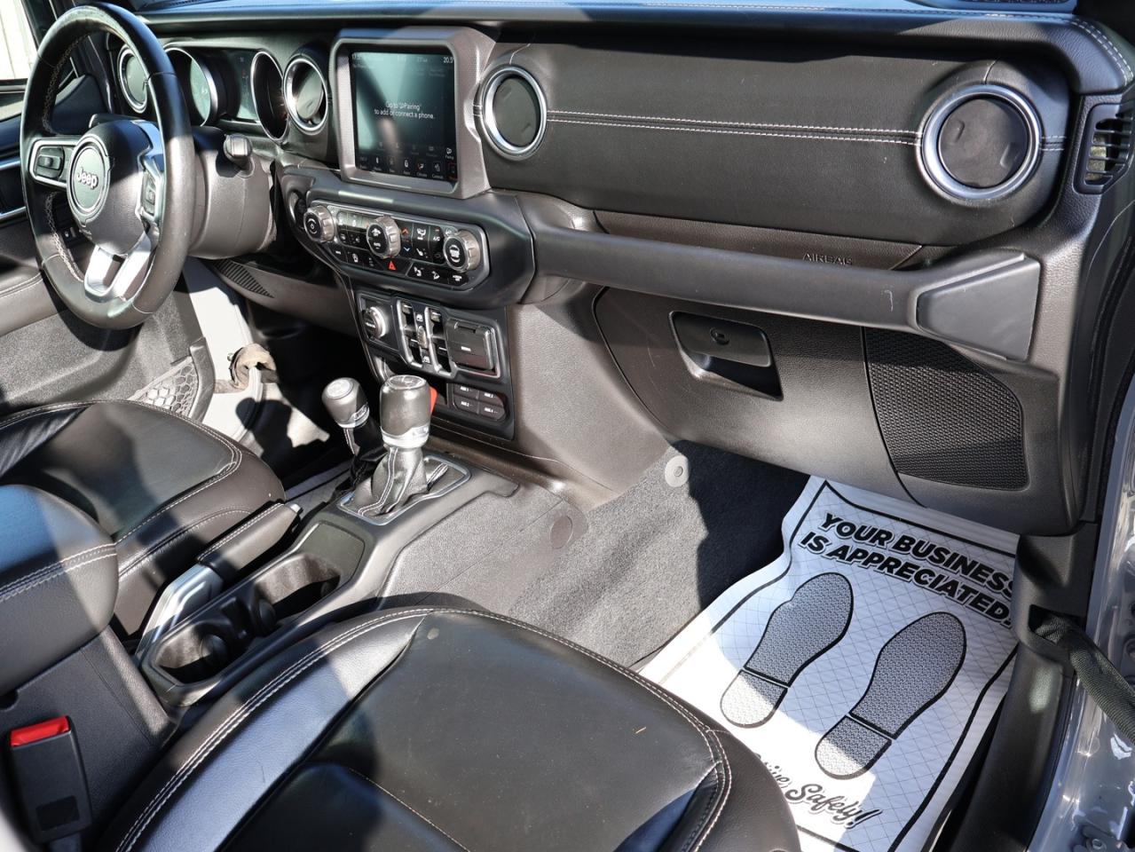 2019 Jeep Wrangler UNLIMITED SAHARA 4WD CERTIFIED *ACCIDENT FREE*JEEP MAINTAIN* CAMERA NAV BLUETOOTH LEATHER HEATED SEATS CRUISE ALLOYS - Photo #13