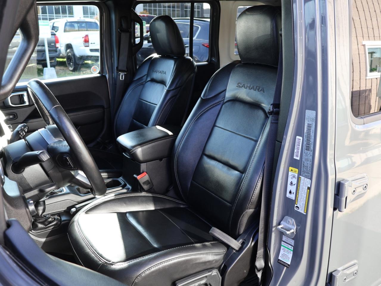 2019 Jeep Wrangler UNLIMITED SAHARA 4WD CERTIFIED *ACCIDENT FREE*JEEP MAINTAIN* CAMERA NAV BLUETOOTH LEATHER HEATED SEATS CRUISE ALLOYS - Photo #14