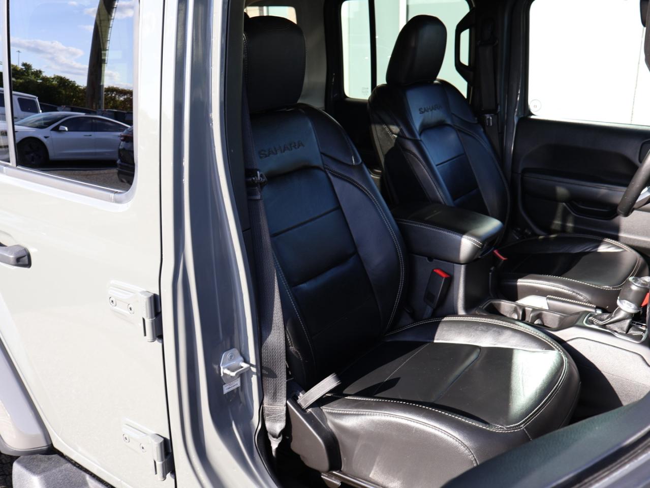 2019 Jeep Wrangler UNLIMITED SAHARA 4WD CERTIFIED *ACCIDENT FREE*JEEP MAINTAIN* CAMERA NAV BLUETOOTH LEATHER HEATED SEATS CRUISE ALLOYS - Photo #19