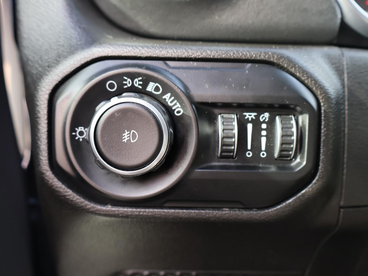 2019 Jeep Wrangler UNLIMITED SAHARA 4WD CERTIFIED *ACCIDENT FREE*JEEP MAINTAIN* CAMERA NAV BLUETOOTH LEATHER HEATED SEATS CRUISE ALLOYS - Photo #27