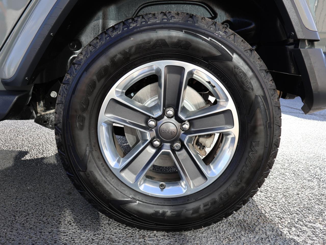 2019 Jeep Wrangler UNLIMITED SAHARA 4WD CERTIFIED *ACCIDENT FREE*JEEP MAINTAIN* CAMERA NAV BLUETOOTH LEATHER HEATED SEATS CRUISE ALLOYS - Photo #36