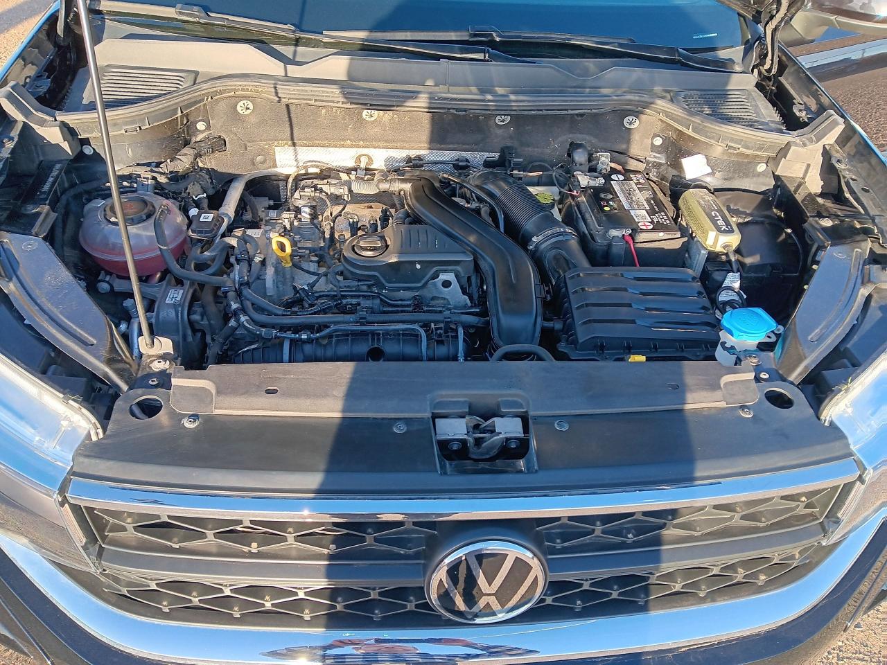 2022 Volkswagen Taos Comfortline +, Pano, BU Cam, Htd Seats, Blindspot - Photo #4