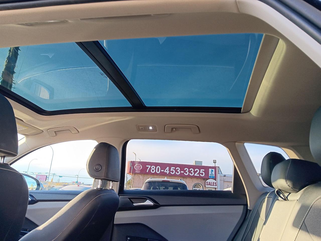 2022 Volkswagen Taos Comfortline +, Pano, BU Cam, Htd Seats, Blindspot - Photo #18