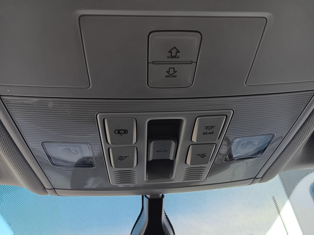 2022 Volkswagen Taos Comfortline +, Pano, BU Cam, Htd Seats, Blindspot - Photo #21
