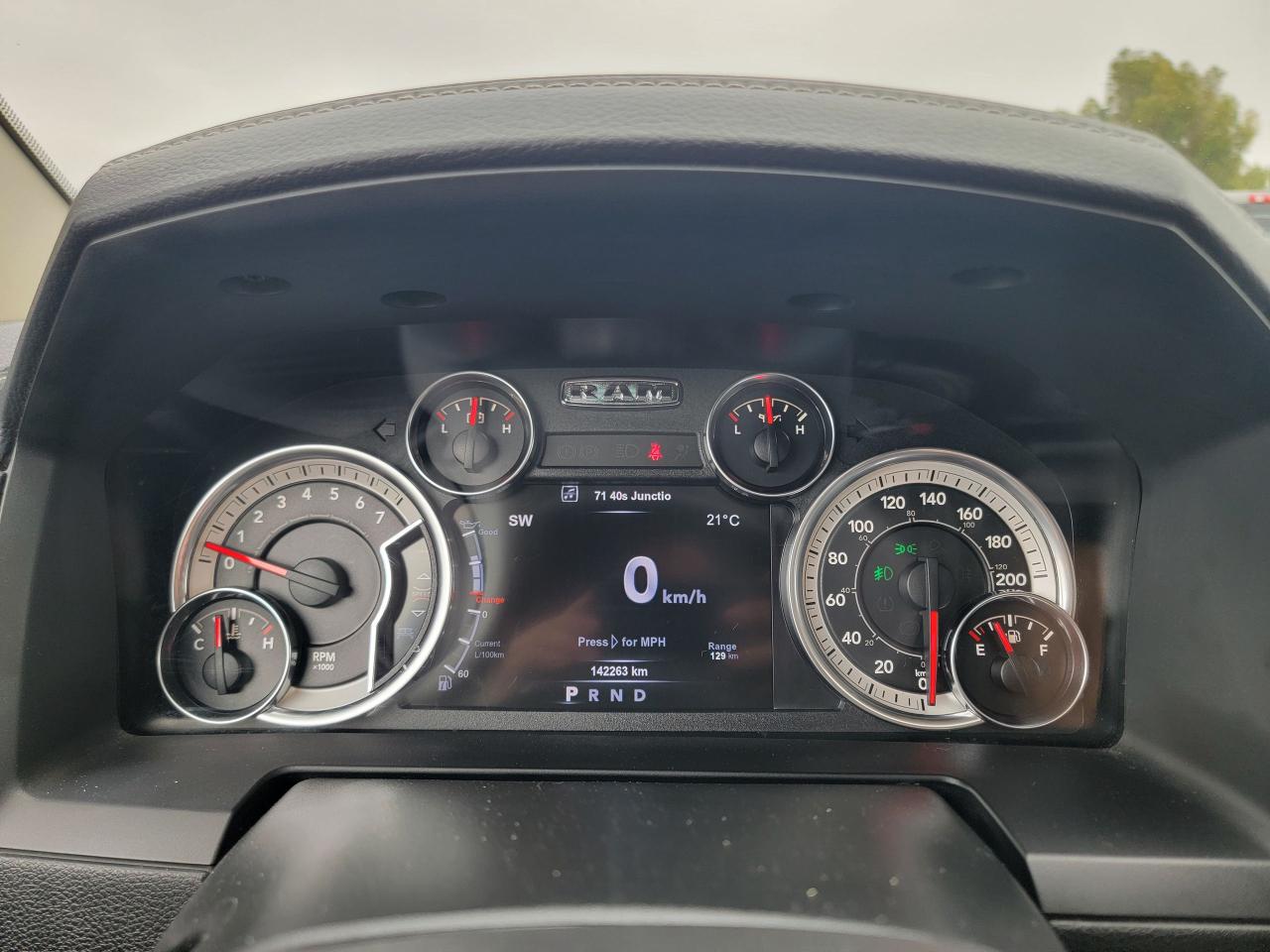 2017 RAM 1500 4WD Crew Cab 140.5" Sport - Photo #20