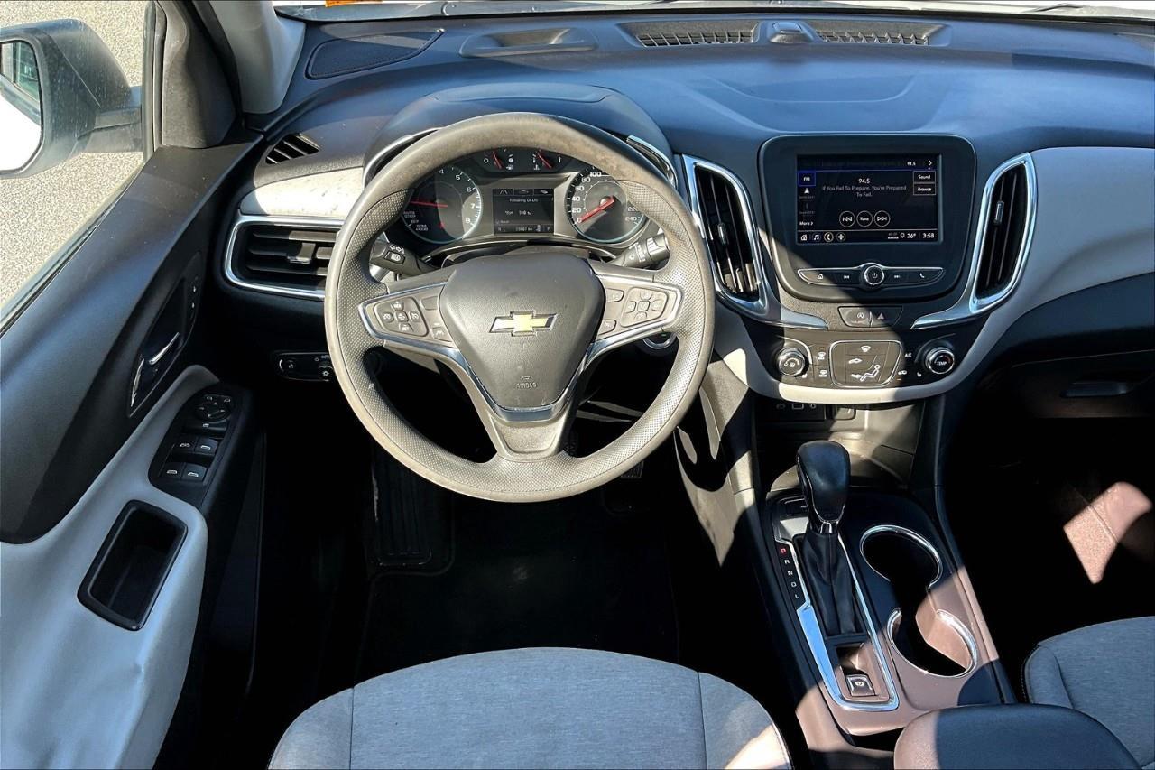 2023 Chevrolet Equinox LS Photo4