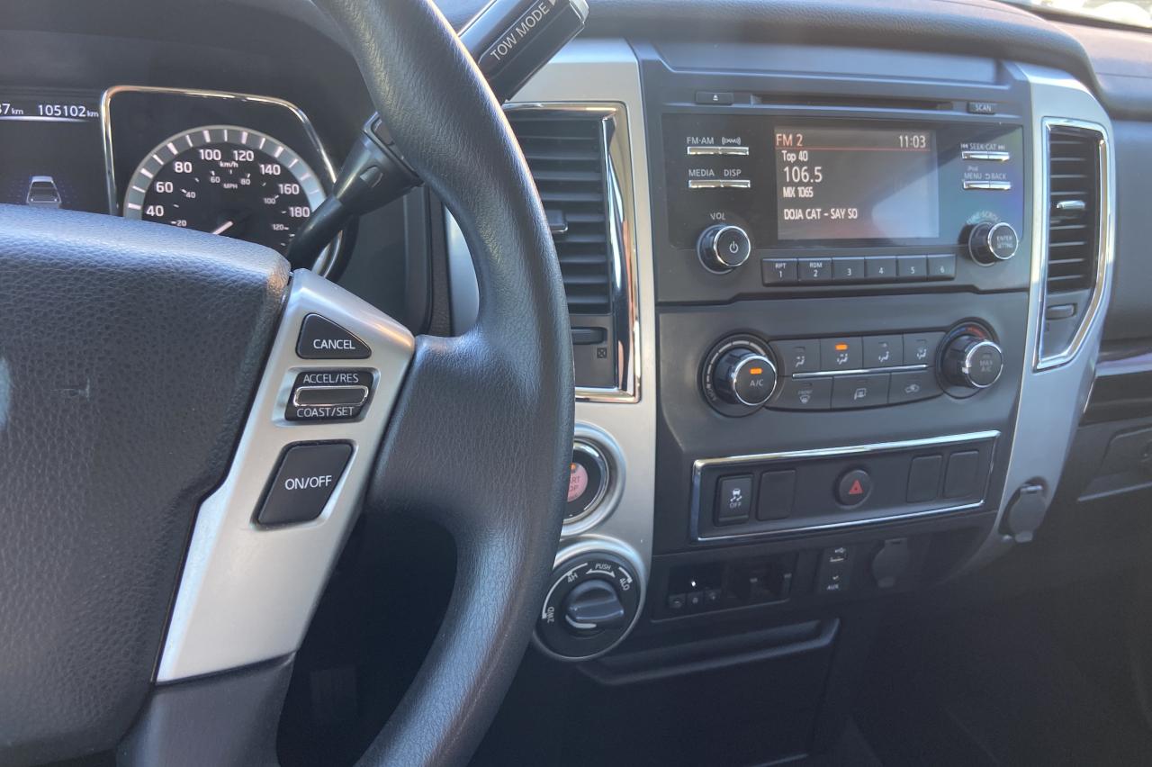 2018 Nissan Titan SV Photo