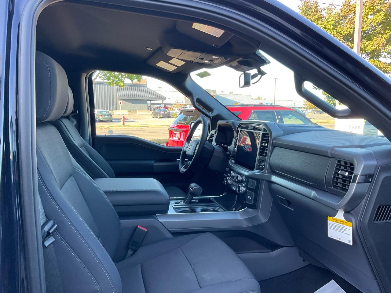 2025 Ford F-150 XLT Photo5