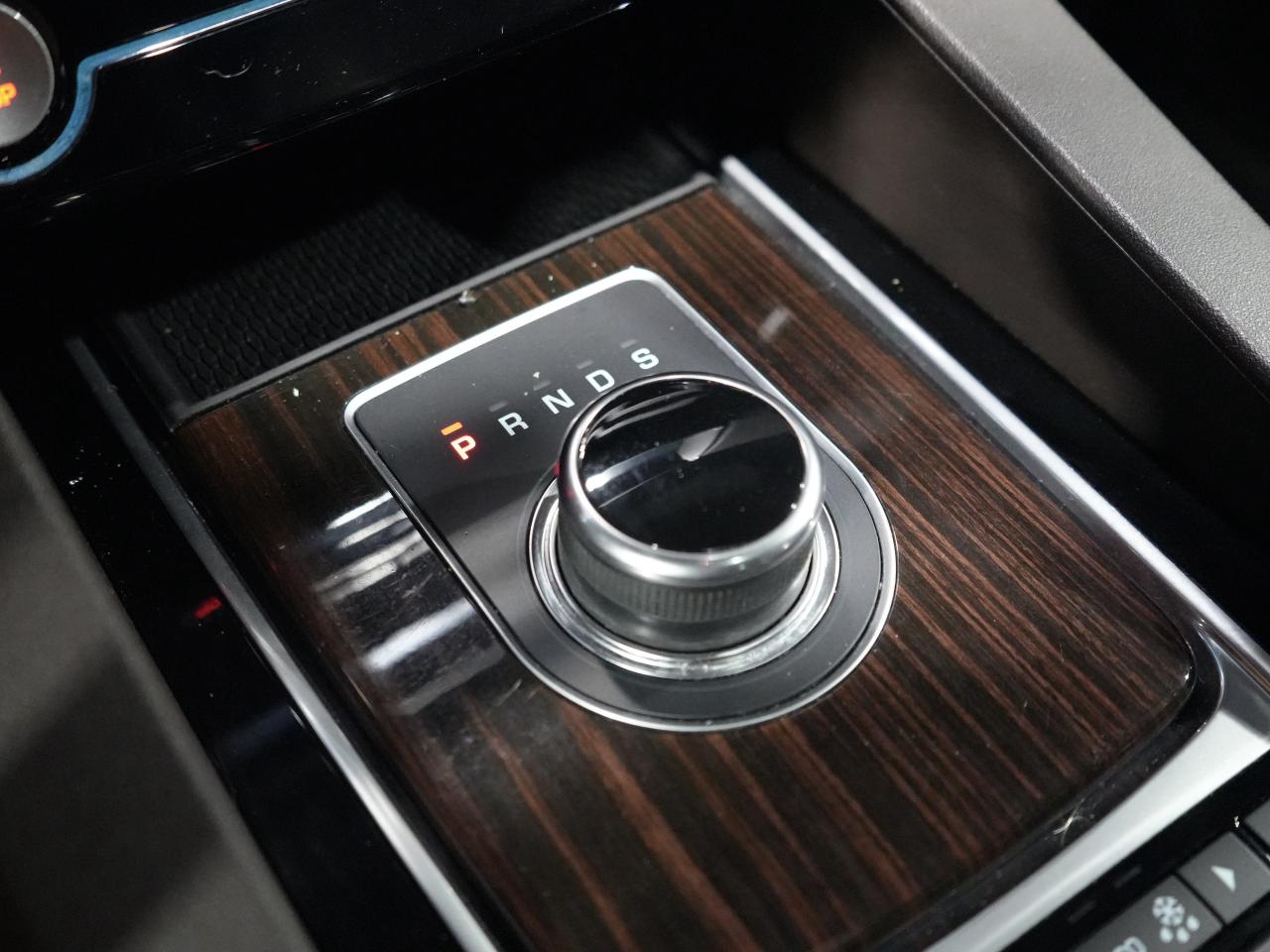 2017 Jaguar F-PACE Prestige/PANO/CARPLAY/MERIDIAN/NO ACCIDENT/LOW KM Photo