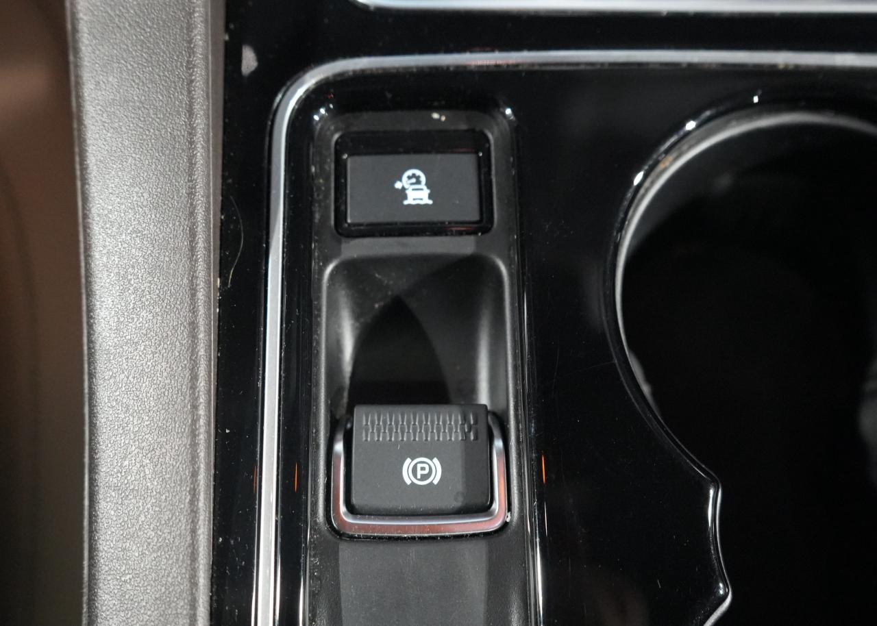 2017 Jaguar F-PACE Prestige/PANO/CARPLAY/MERIDIAN/NO ACCIDENT/LOW KM Photo