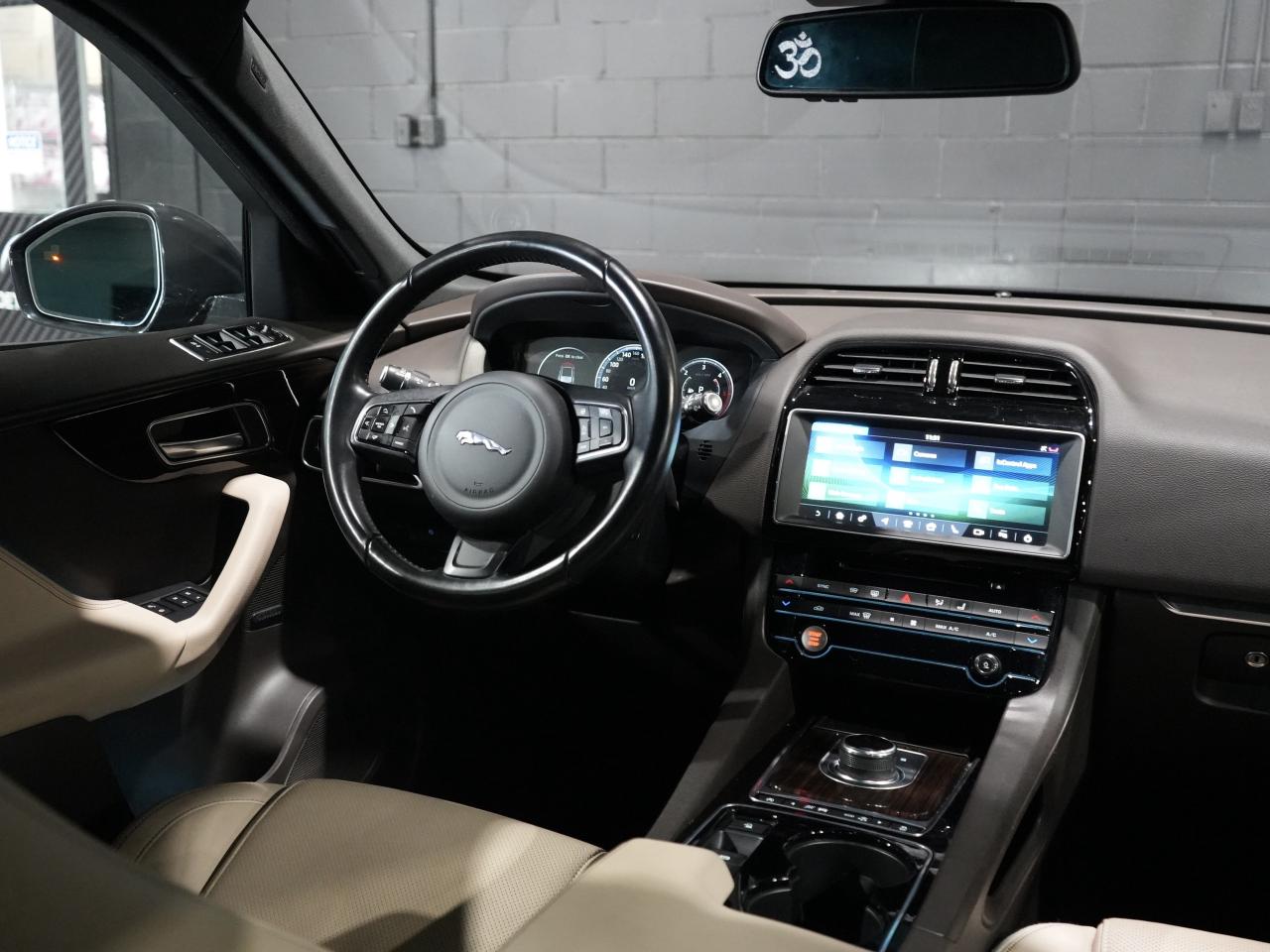 2017 Jaguar F-PACE Prestige/PANO/CARPLAY/MERIDIAN/NO ACCIDENT/LOW KM Photo