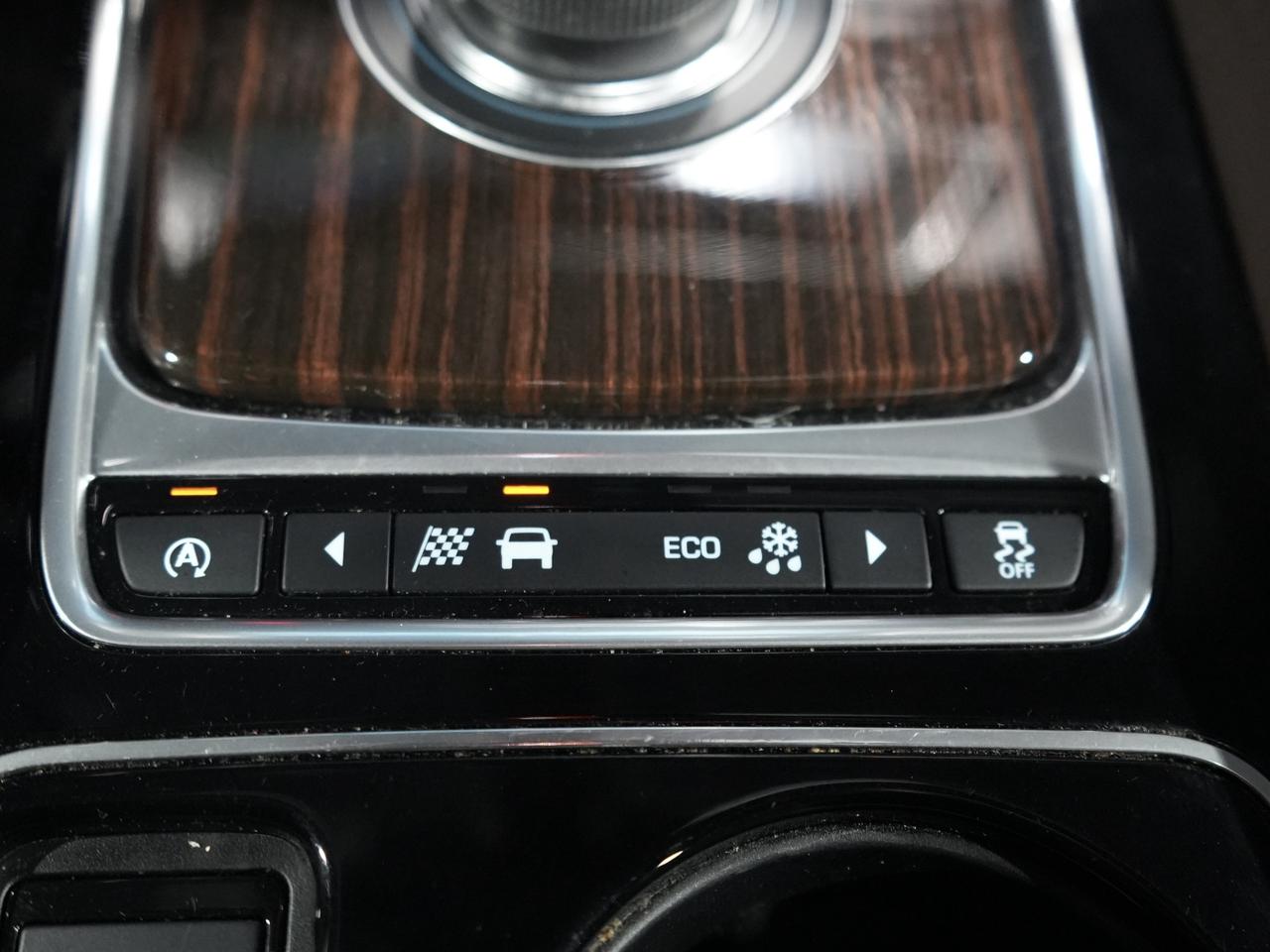 2017 Jaguar F-PACE Prestige/PANO/CARPLAY/MERIDIAN/NO ACCIDENT/LOW KM Photo