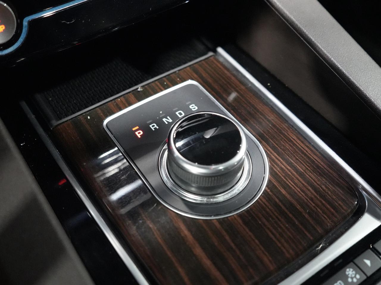 2017 Jaguar F-PACE Prestige/PANO/CARPLAY/MERIDIAN/NO ACCIDENT/LOW KM Photo