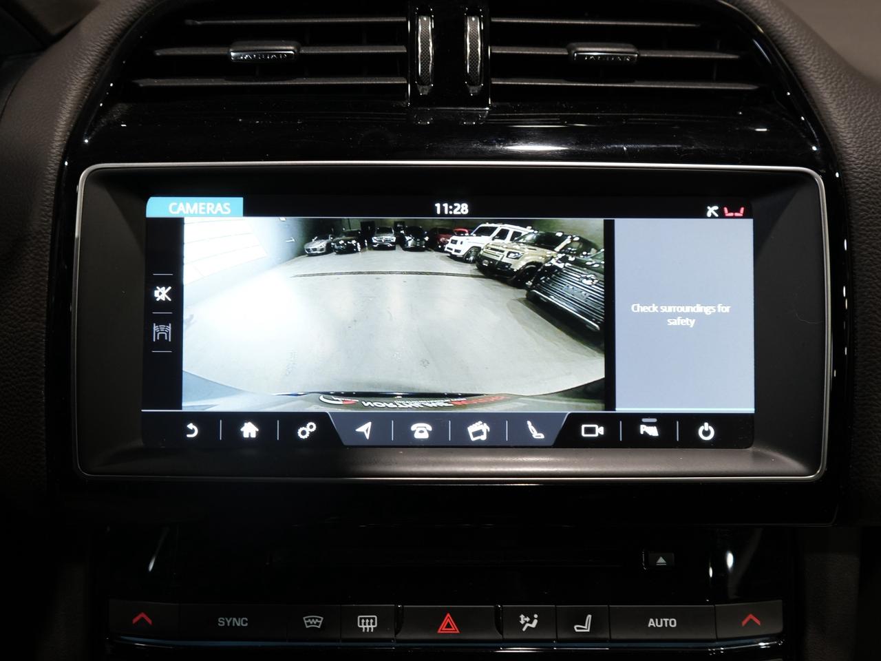 2017 Jaguar F-PACE Prestige/PANO/CARPLAY/MERIDIAN/NO ACCIDENT/LOW KM Photo