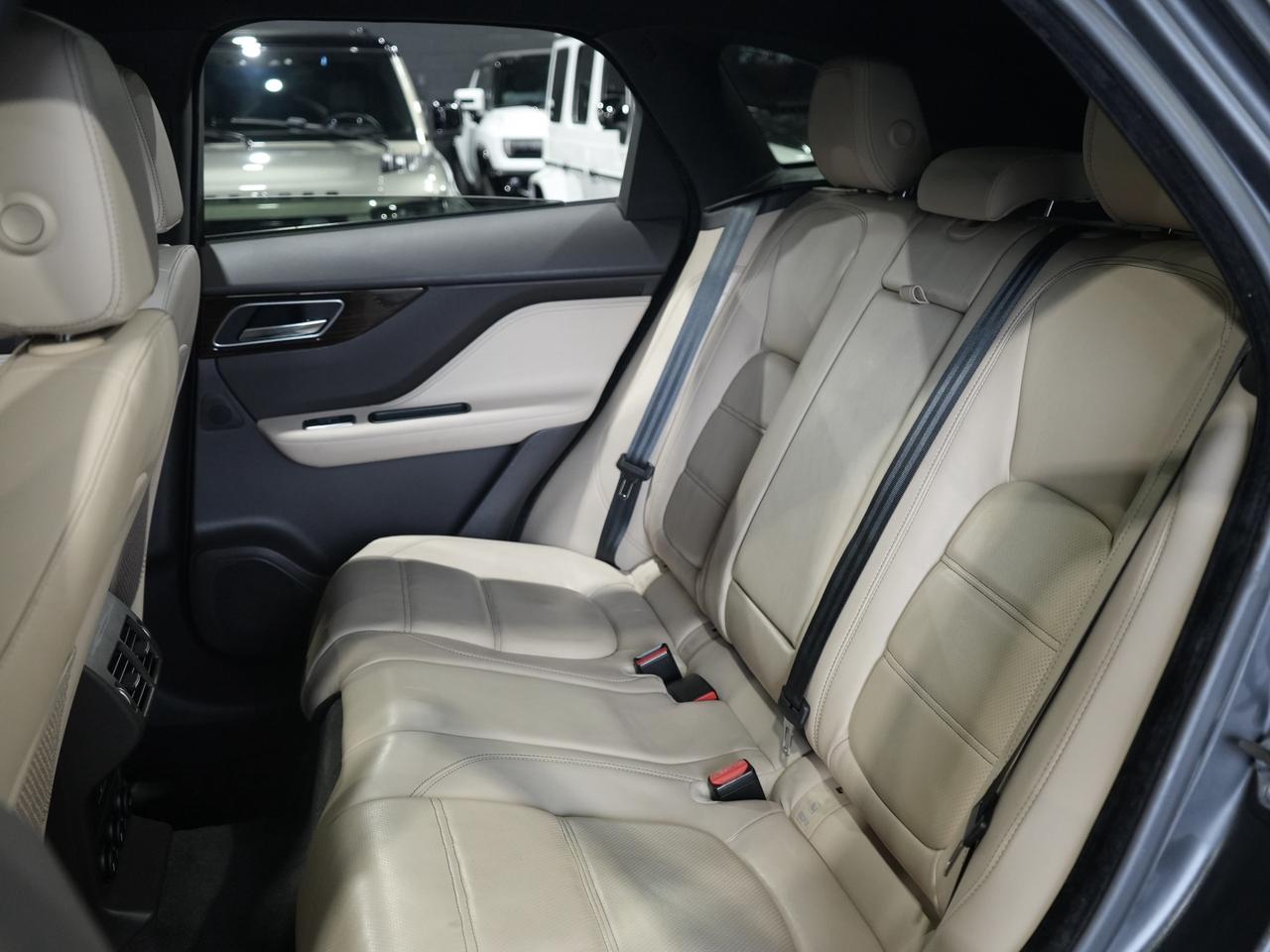 2017 Jaguar F-PACE Prestige/PANO/CARPLAY/MERIDIAN/NO ACCIDENT/LOW KM Photo