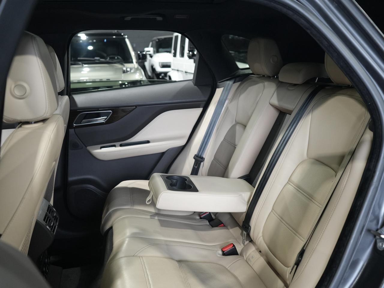 2017 Jaguar F-PACE Prestige/PANO/CARPLAY/MERIDIAN/NO ACCIDENT/LOW KM Photo