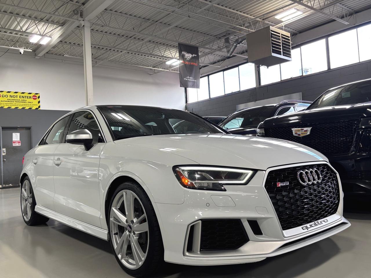 2018 Audi RS 3 Sedan QUATTRO|S-TRONIC|NAV|SUNROOF|LEATHER|BANGOLUFSEN|+ - Photo #2