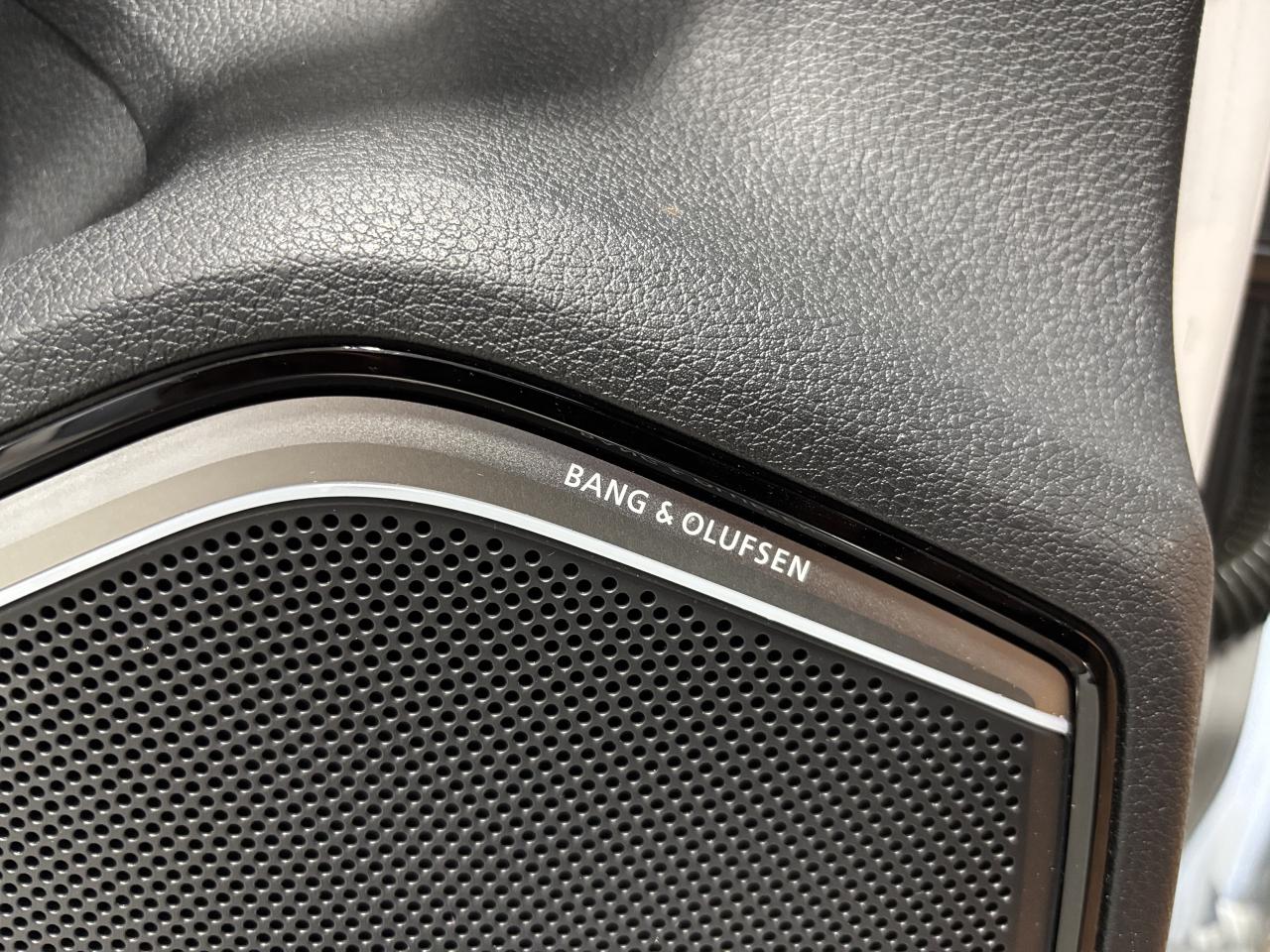 2018 Audi RS 3 Sedan QUATTRO|S-TRONIC|NAV|SUNROOF|LEATHER|BANGOLUFSEN|+ - Photo #10