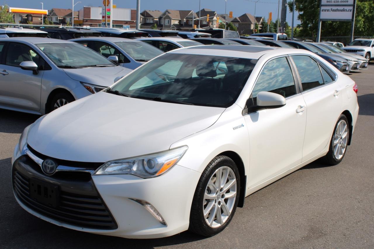 2017 Toyota Camry HYBRID XLE - Photo #3