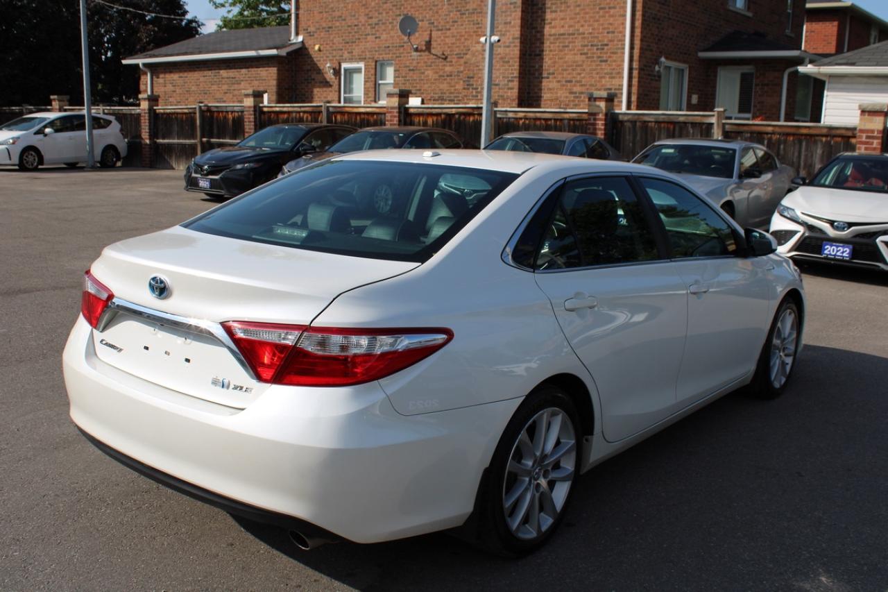 2017 Toyota Camry HYBRID XLE - Photo #6