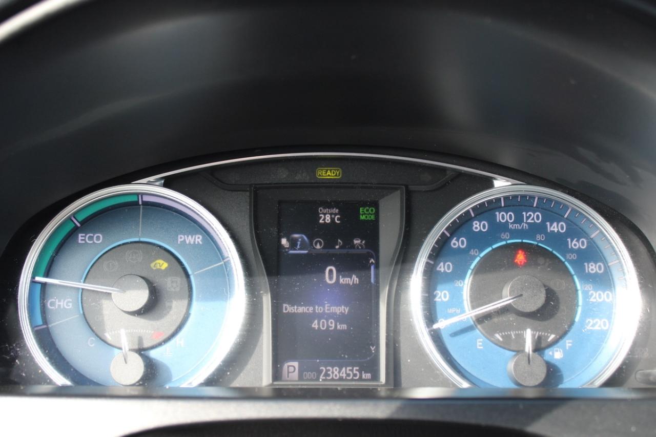 2017 Toyota Camry HYBRID XLE - Photo #14