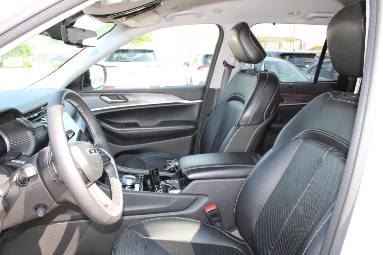 2023 Jeep Grand Cherokee LIMITED 4X4 - Photo #10