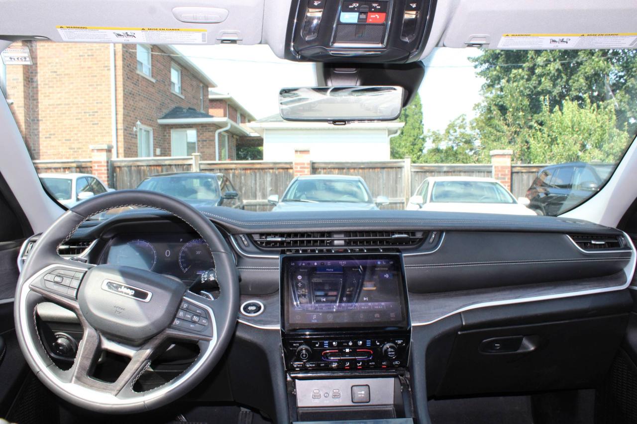 2023 Jeep Grand Cherokee LIMITED 4X4 - Photo #9