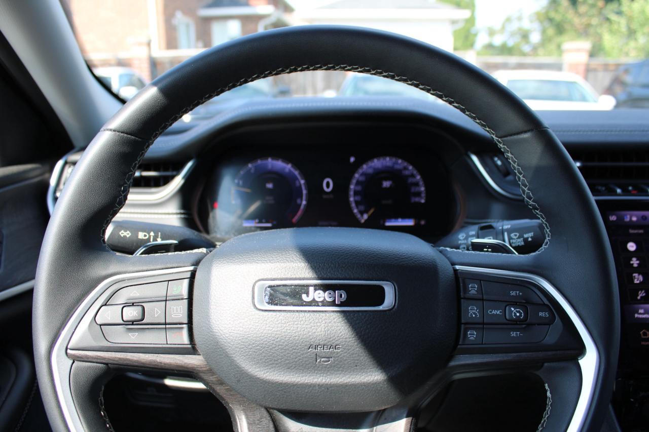 2023 Jeep Grand Cherokee LIMITED 4X4 - Photo #11