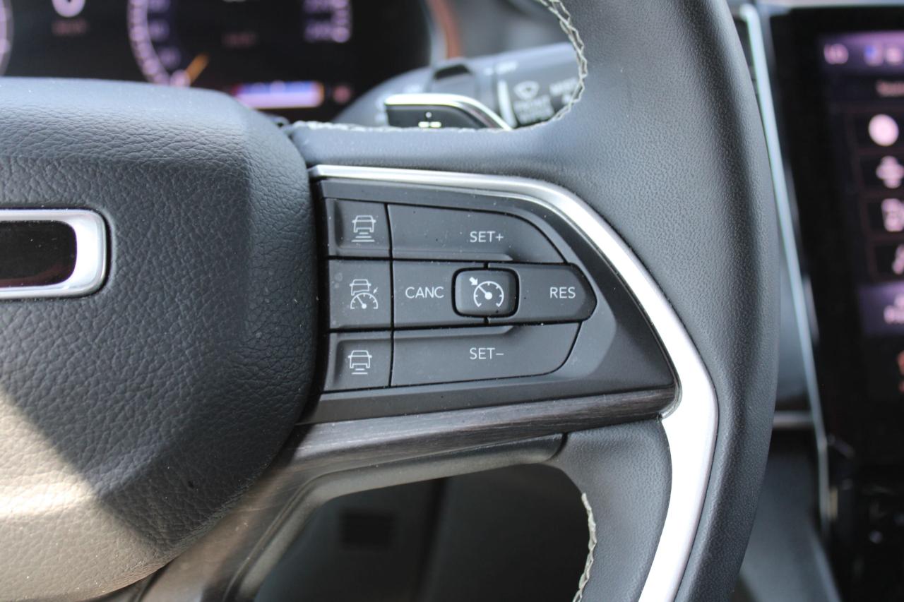 2023 Jeep Grand Cherokee LIMITED 4X4 - Photo #12