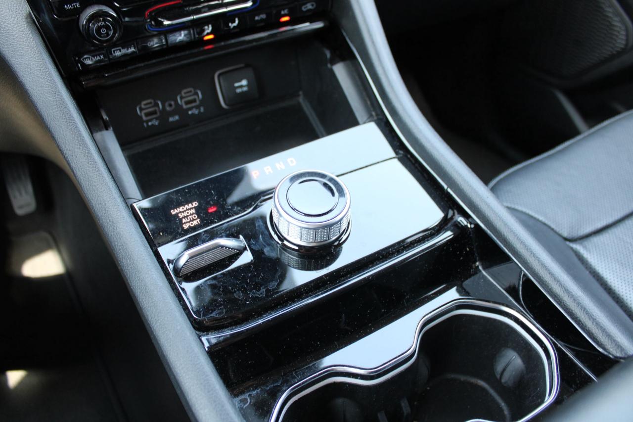 2023 Jeep Grand Cherokee LIMITED 4X4 - Photo #11