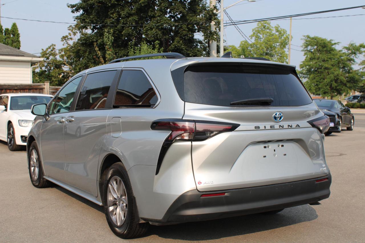 2024 Toyota Sienna LE 8-Passenger AWD - Photo #4