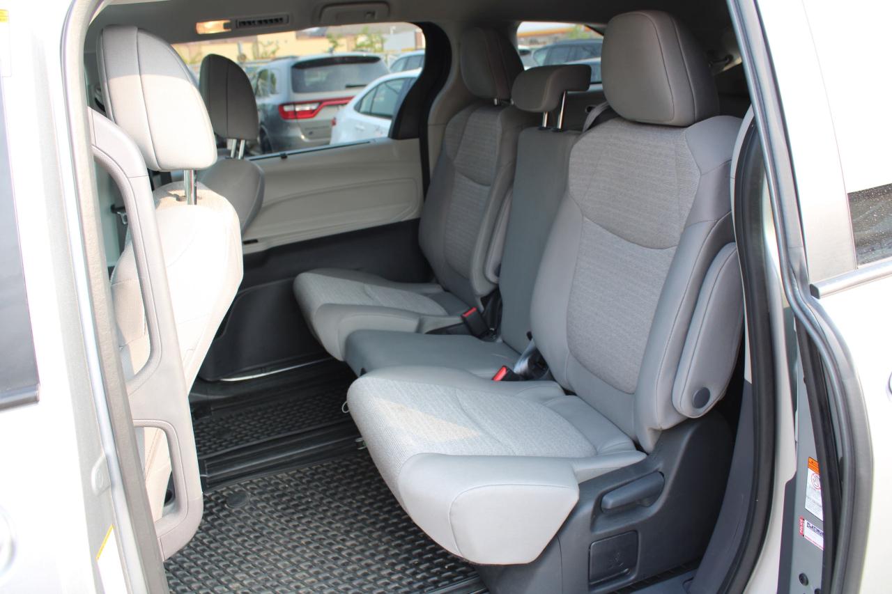 2024 Toyota Sienna LE 8-Passenger AWD - Photo #7