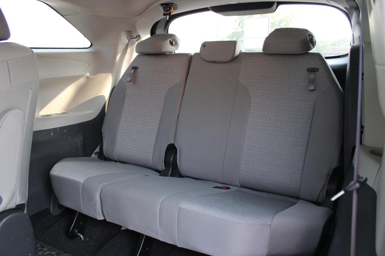 2024 Toyota Sienna LE 8-Passenger AWD - Photo #8