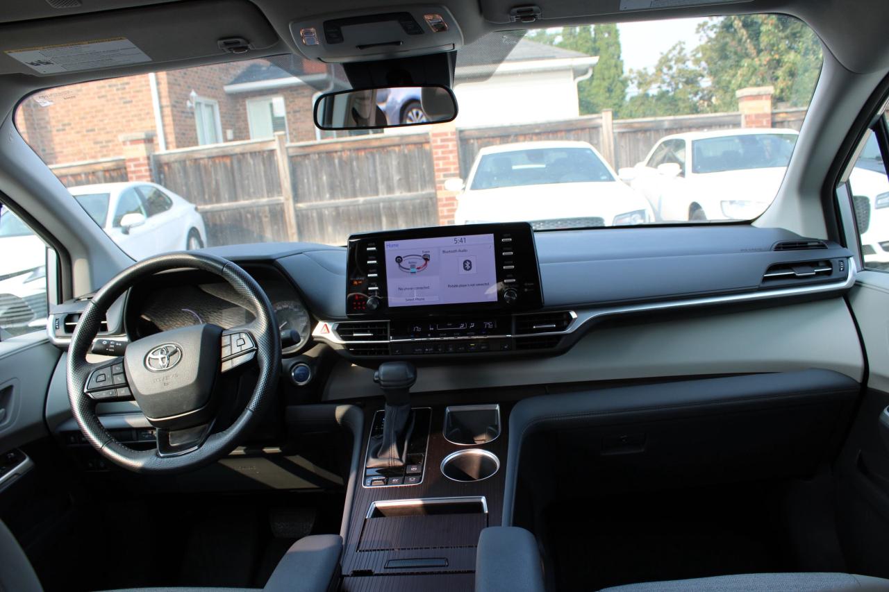 2024 Toyota Sienna LE 8-Passenger AWD - Photo #11