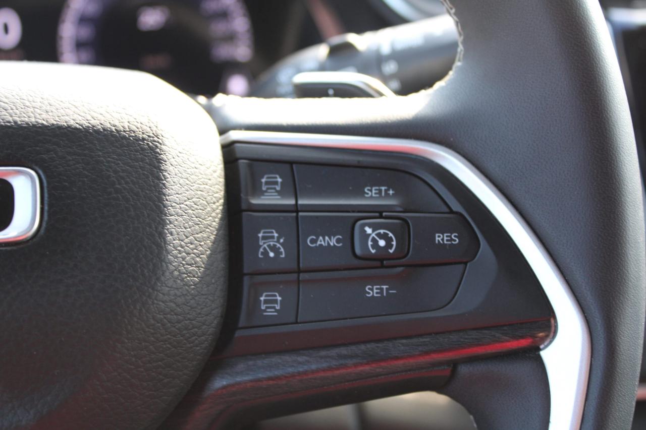 2023 Jeep Grand Cherokee LIMITED 4X4 - Photo #12
