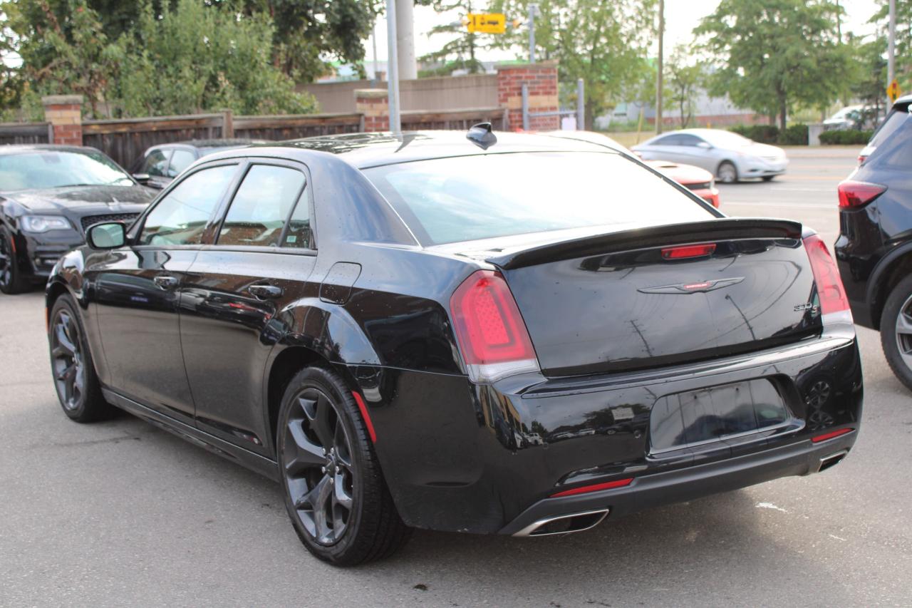 2023 Chrysler 300 300S RWD - Photo #5