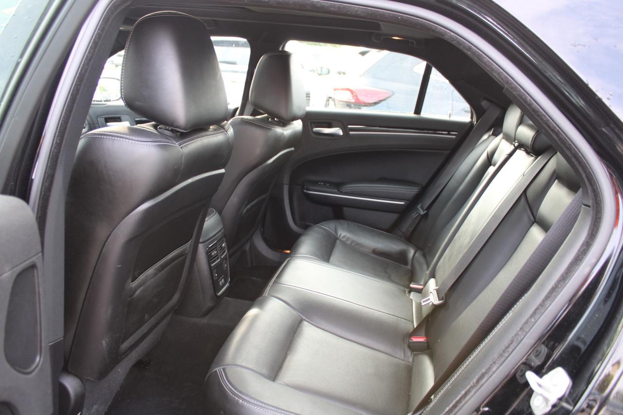 2023 Chrysler 300 300S RWD - Photo #9
