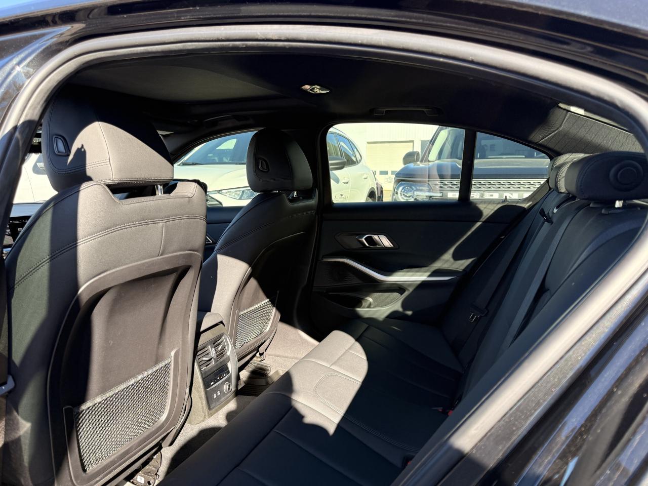 2020 BMW 3 Series 330i xDrive Photo3