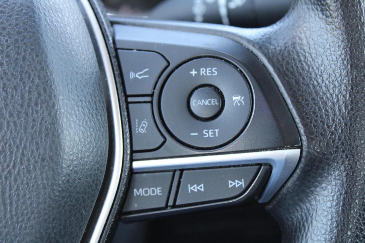 2024 Toyota Camry HYBRID LE Auto - Photo #10