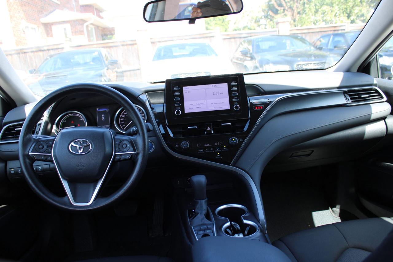 2024 Toyota Camry HYBRID LE Auto - Photo #13