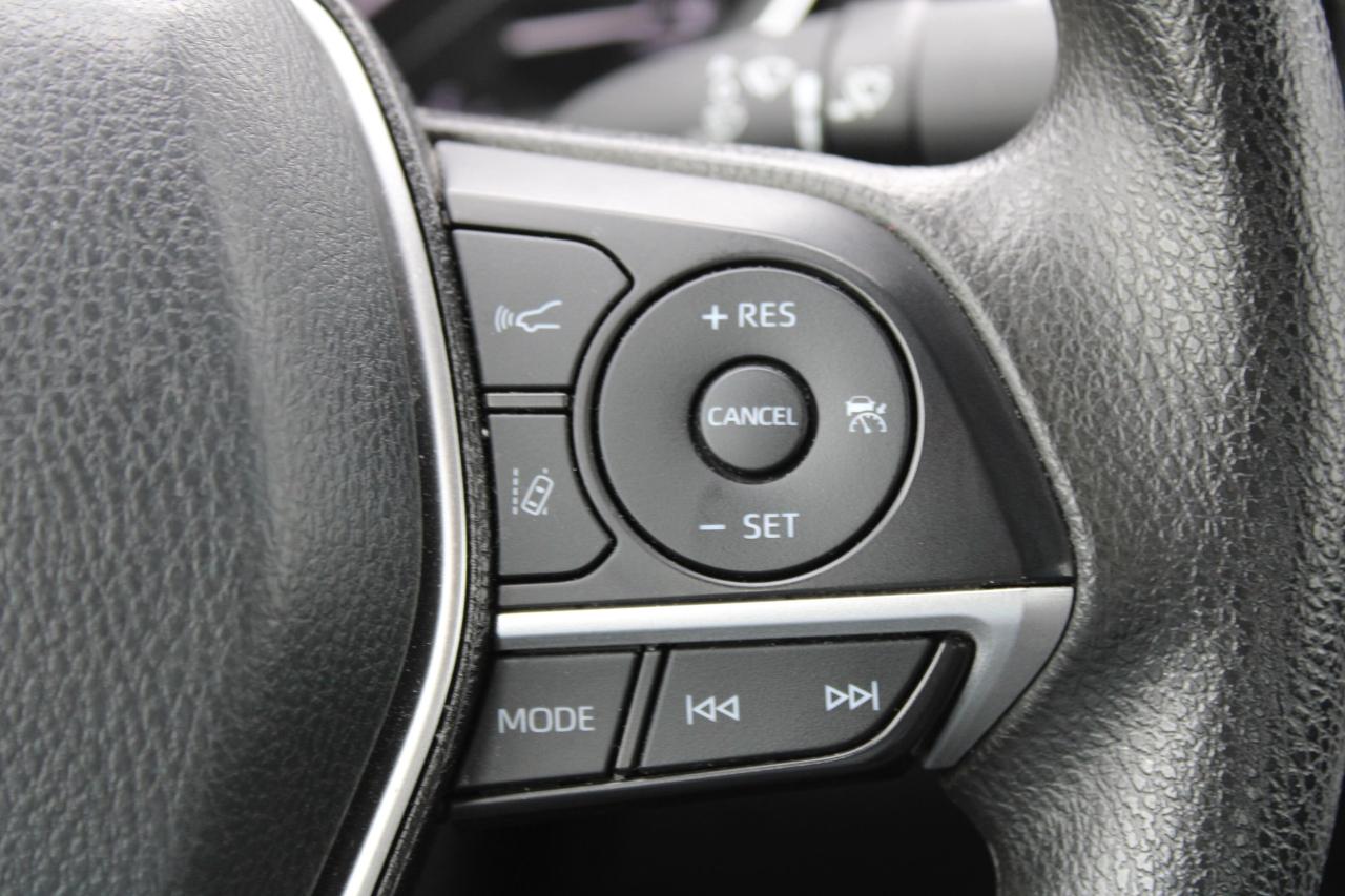 2023 Toyota Camry HYBRID LE Auto - Photo #12