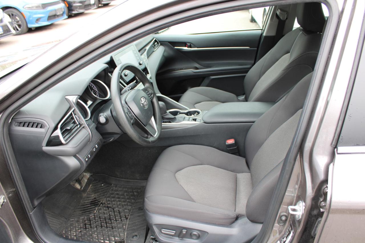 2023 Toyota Camry HYBRID LE Auto - Photo #14