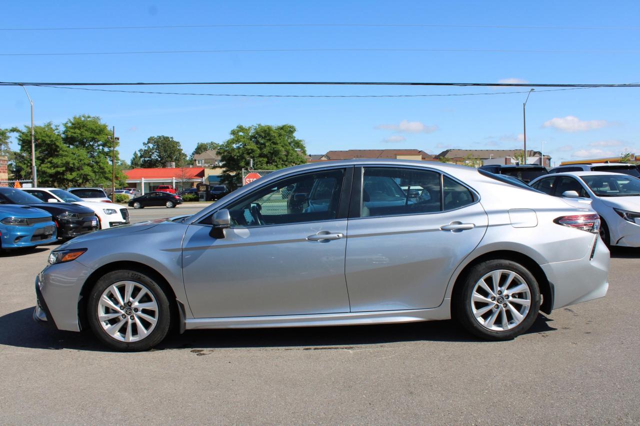 2023 Toyota Camry SE Auto - Photo #4