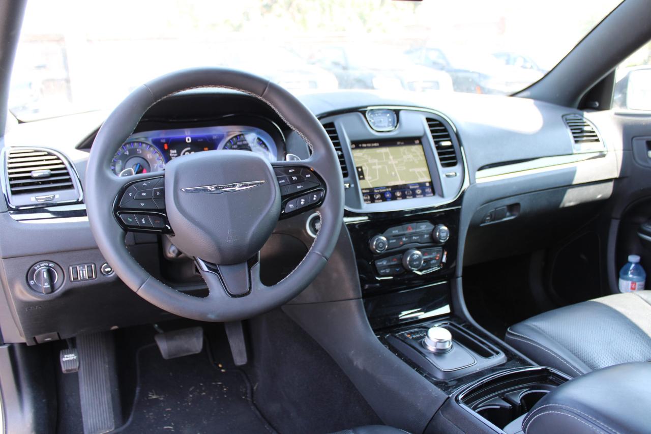 2023 Chrysler 300 300S AWD - Photo #5