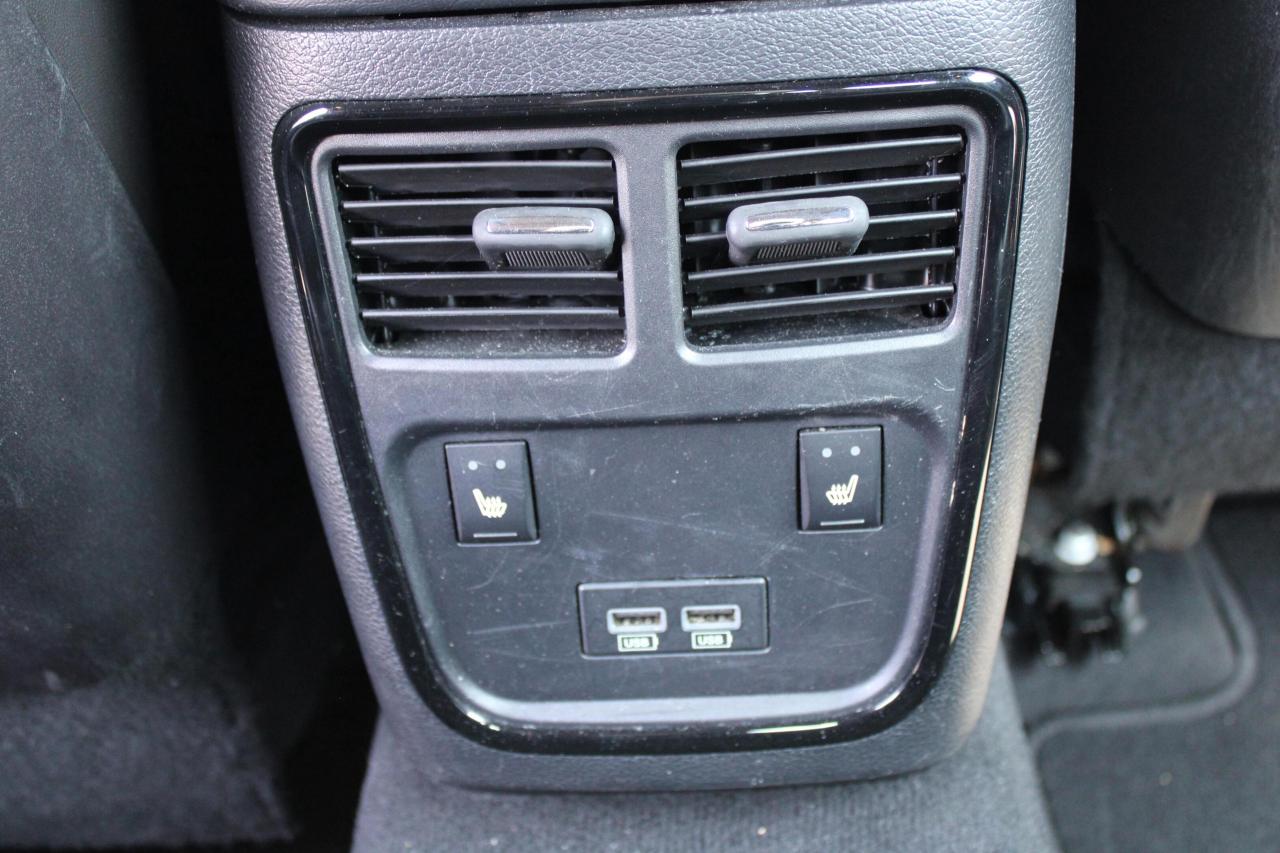 2023 Chrysler 300 300S AWD - Photo #6