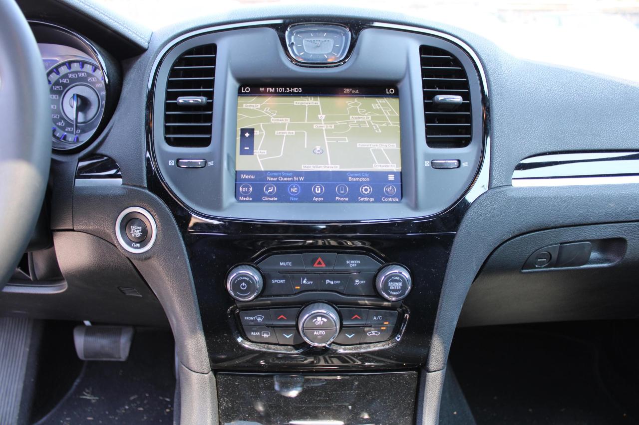 2023 Chrysler 300 300S AWD - Photo #9