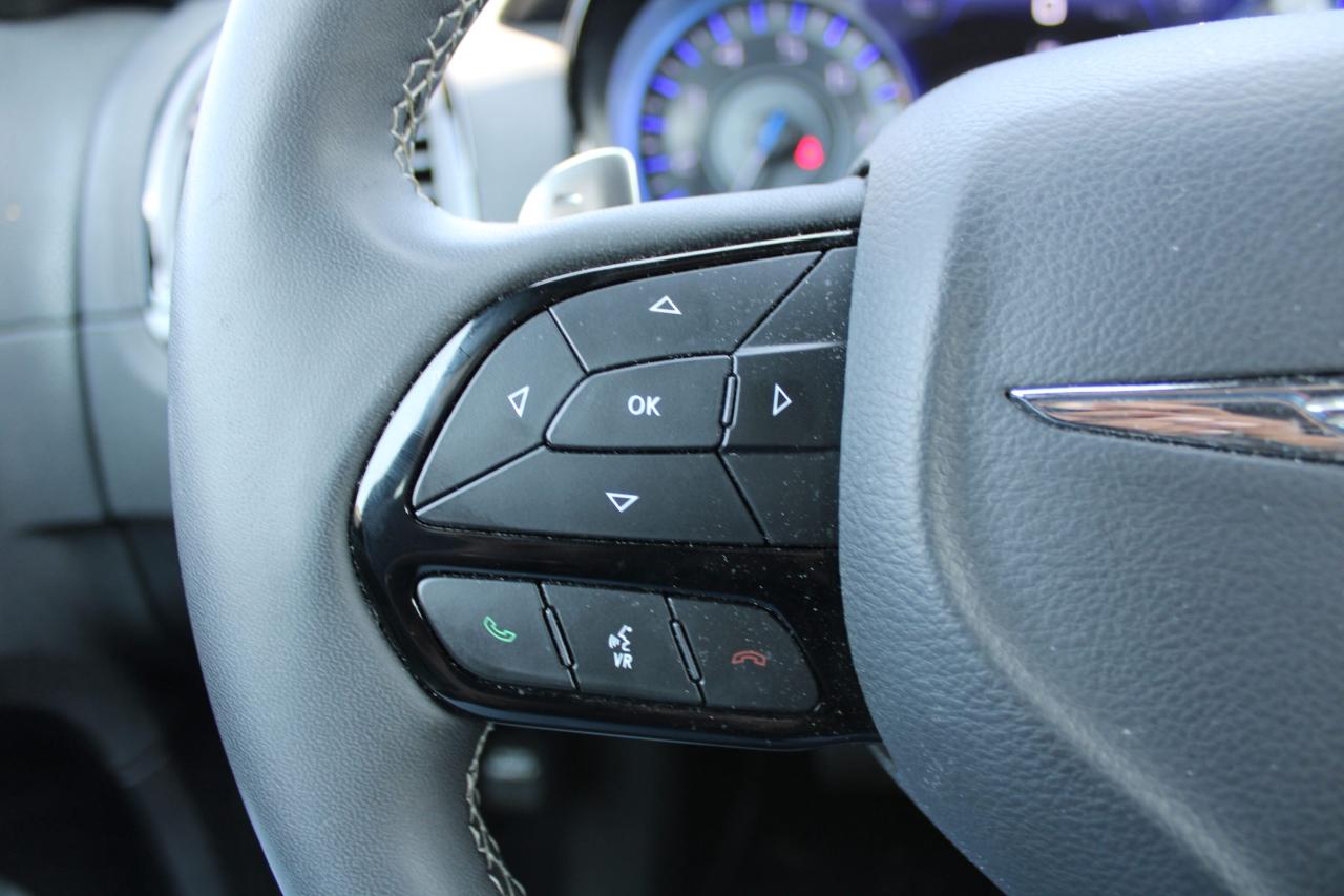 2023 Chrysler 300 300S AWD - Photo #11