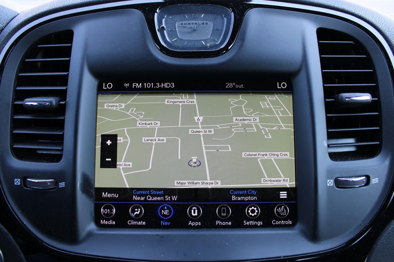 2023 Chrysler 300 300S AWD - Photo #14
