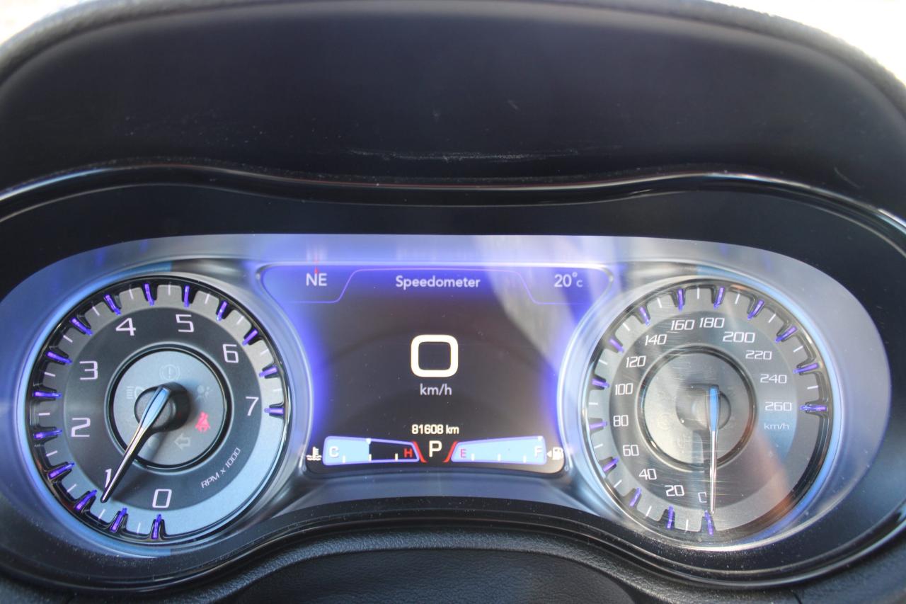 2023 Chrysler 300 300S AWD - Photo #8